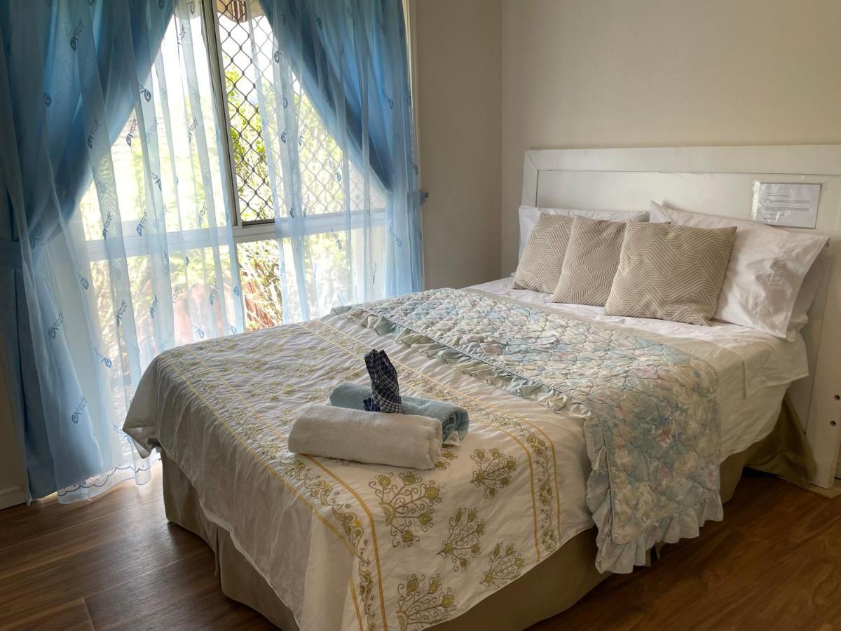 גולד קוסט Theme Parks Amituofo Homestay מראה חיצוני תמונה